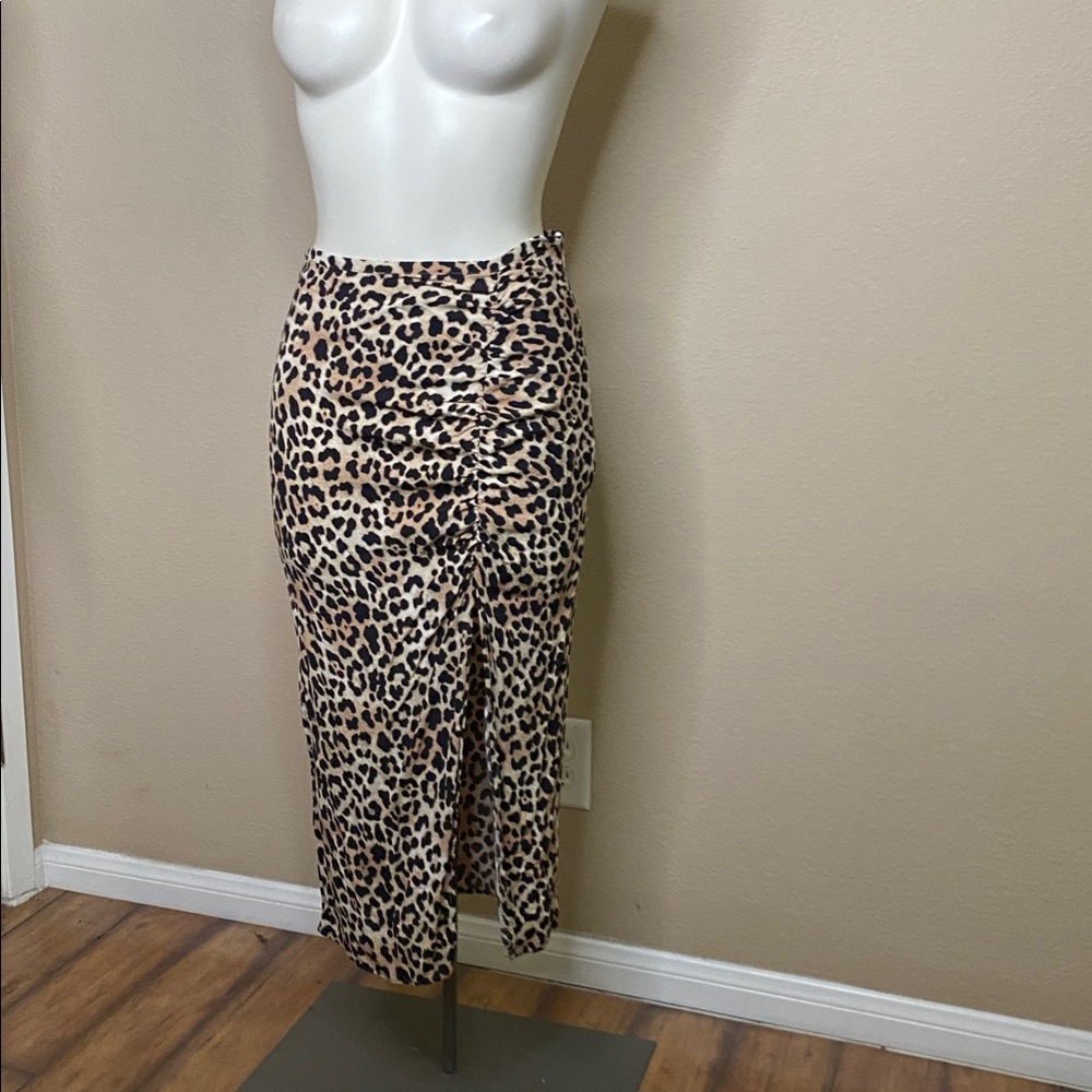H&M leopard slit front shirred viscose maxi skirt 🐆💕6 - Picture 3 of 12